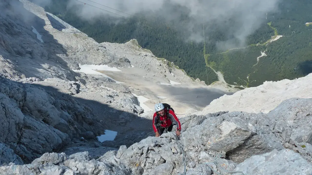 Zugspitze: Ihr Weg auf Deutschlands höchsten Berg Guide 2025
