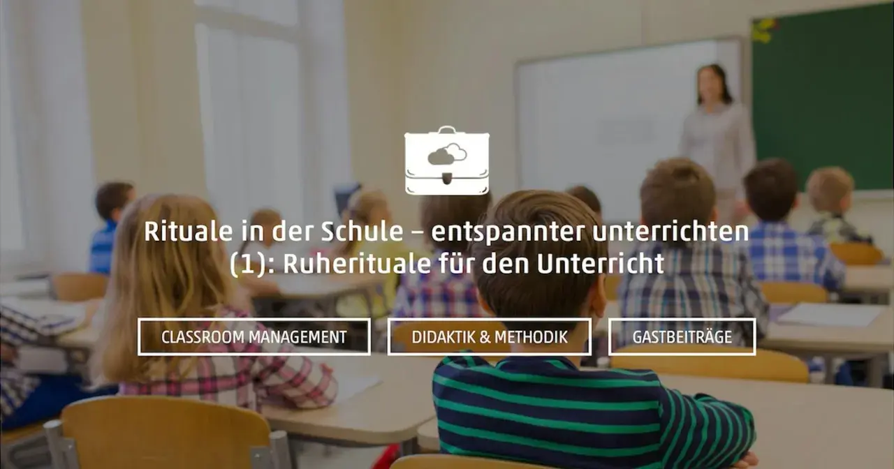 Schüler im Klassenzimmer, bereit für entspanntes Unterrichten. Fokus auf Rituale für Ruhe im Unterricht.