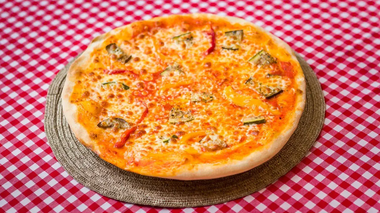 Średnia pizza Domino's: 28-30 cm. Jaki rozmiar wybrać?