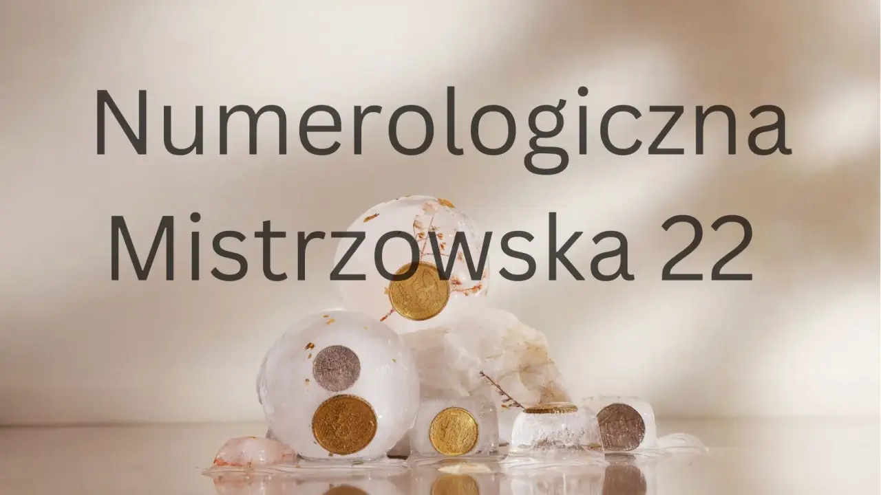 Monety w lodowych kulach i kostkach, symbolizujące numerologię mistrzowską 22.
