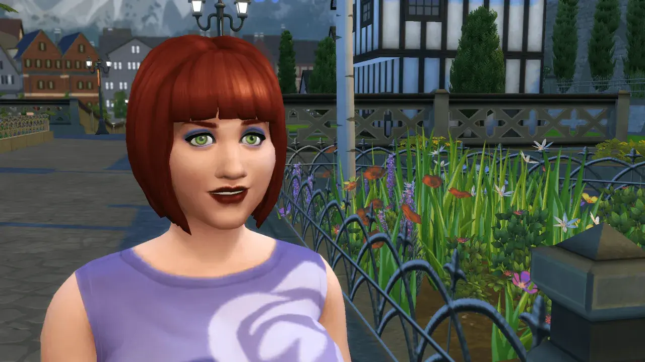 Sympatyczna Simka z rudymi włosami i zielonymi oczami, ubrana w fioletową bluzkę, pozuje na tle kwitnącego ogrodu. To świetny przykład mody w grze The Sims 4.