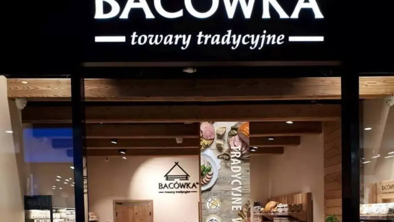 Bacówka - towary tradycyjne. Sklep oferuje tradycyjne wędliny i inne produkty.