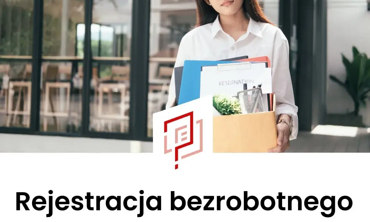 Kobieta z pudełkiem rzeczy po zwolnieniu, przygotowuje się do rejestracji jako bezrobotny.