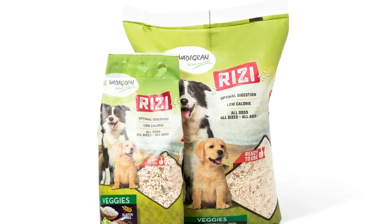 Deux sacs de riz pour chien Vadigran Rizi, avec des images de chiens et des indications "Optimal digestion", "Low calorie", "All dogs".