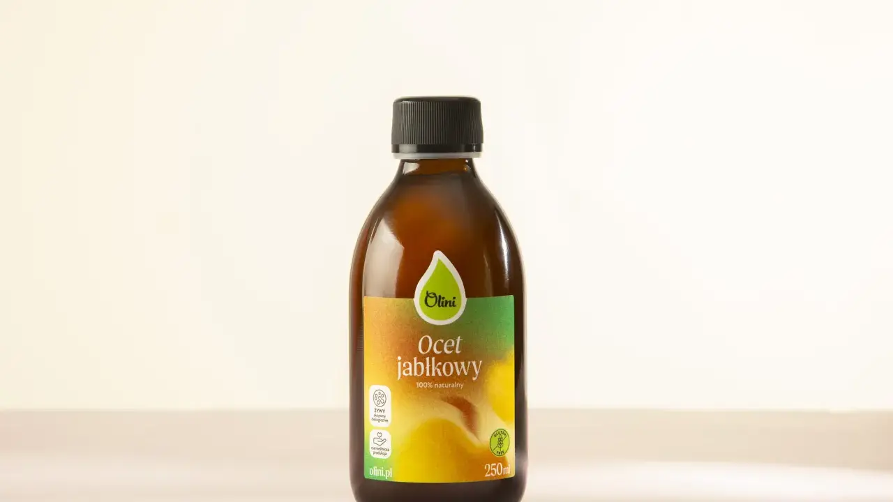 Butelka octu jabłkowego Olini. Czy ocet jabłkowy szkodzi wątrobie? Ten naturalny produkt jest bezpieczny dla zdrowia.