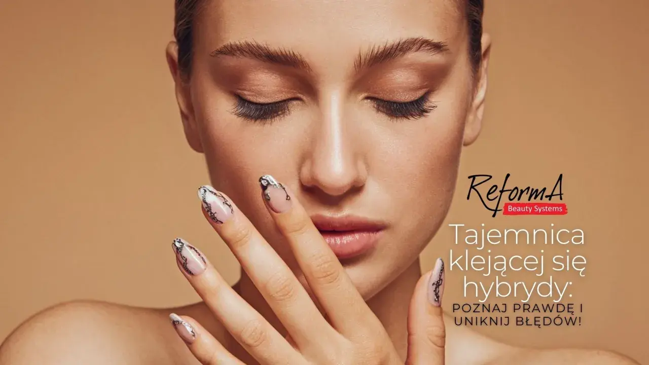 Czy baza po utwardzeniu jest lepka? Dowiedz się, jak uzyskać idealny manicure hybrydowy. Piękna kobieta z paznokciami.