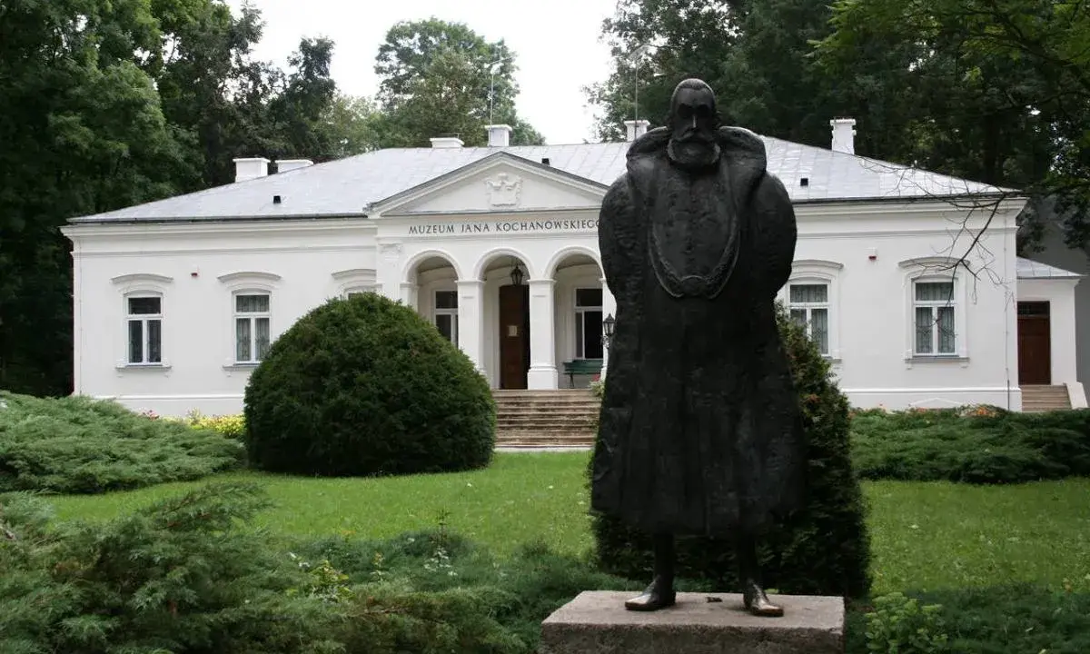Czarnolas: Muzeum Jana Kochanowskiego przewodnik po kolebce poezji