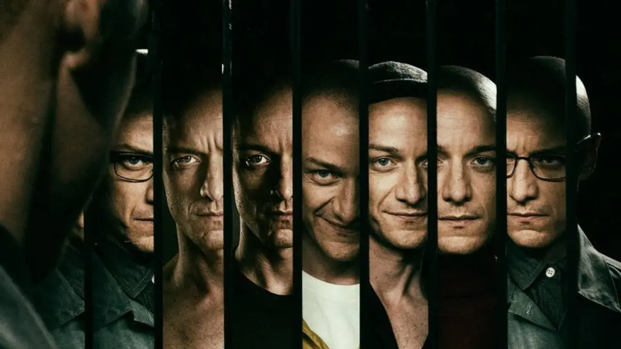 James McAvoy i hans olika personligheter i en film. En intensiv blick från varje fragment av hans karaktär.