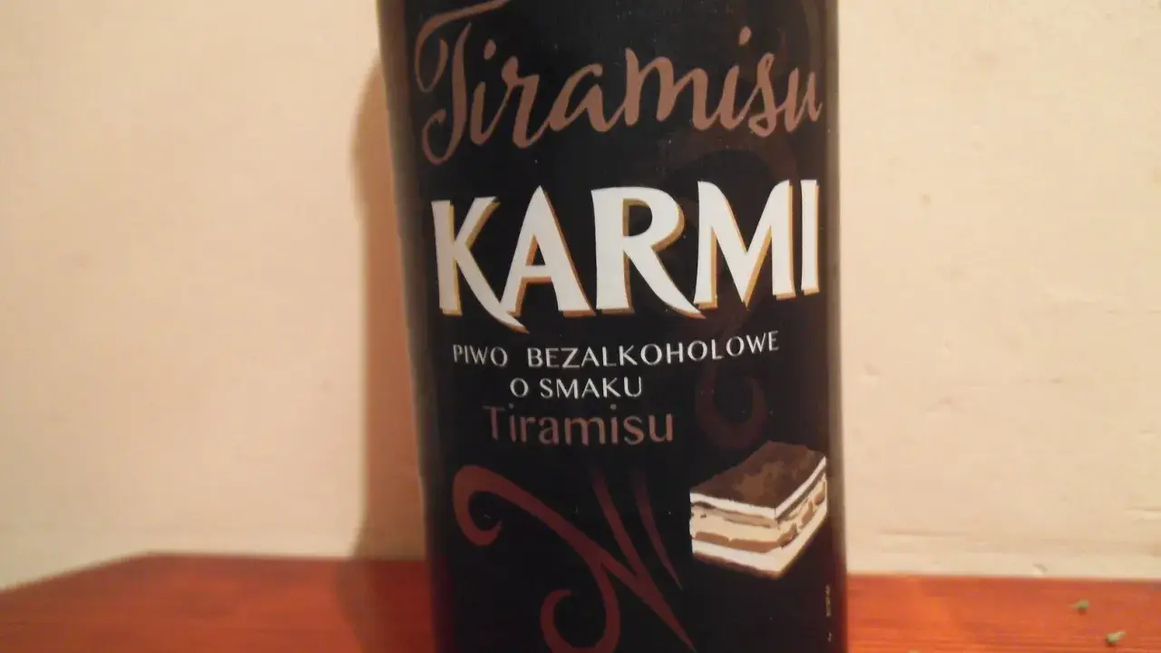 Piwo KARMI o smaku tiramisu. Czy karmi ma alkohol? Nie, to piwo bezalkoholowe.