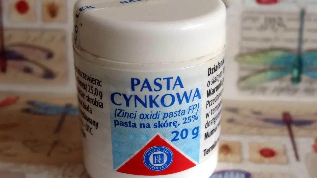 Maść cynkowa na pryszcze: Hit czy mit? Jak stosować dla efektów?