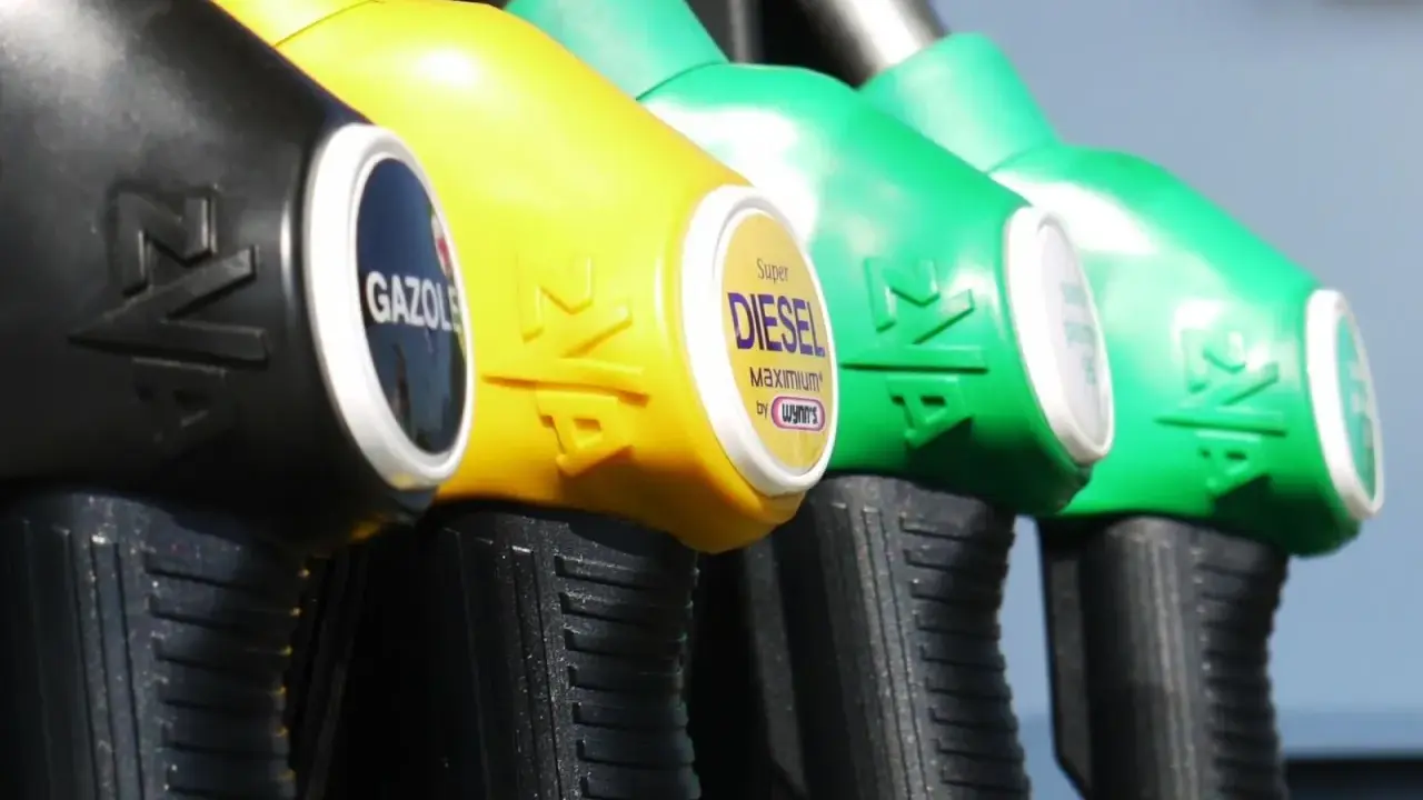 Dysze do paliwa: czarna (Gazole), żółta (Super Diesel) i zielone. Jak sprawdzić jaki olej do silnika?