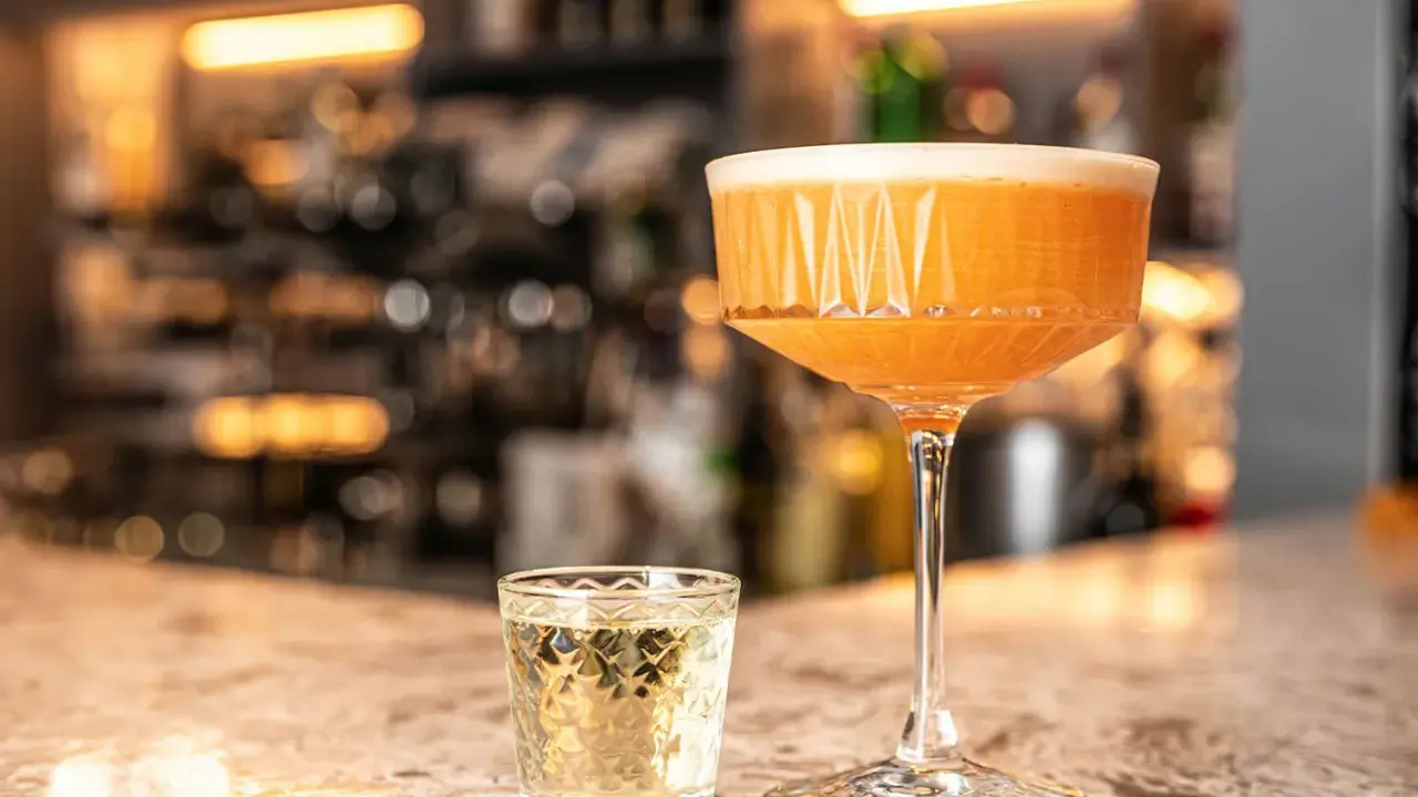 Drinki z marakują: 12 przepisów od Pornstar Martini po mocktaile!