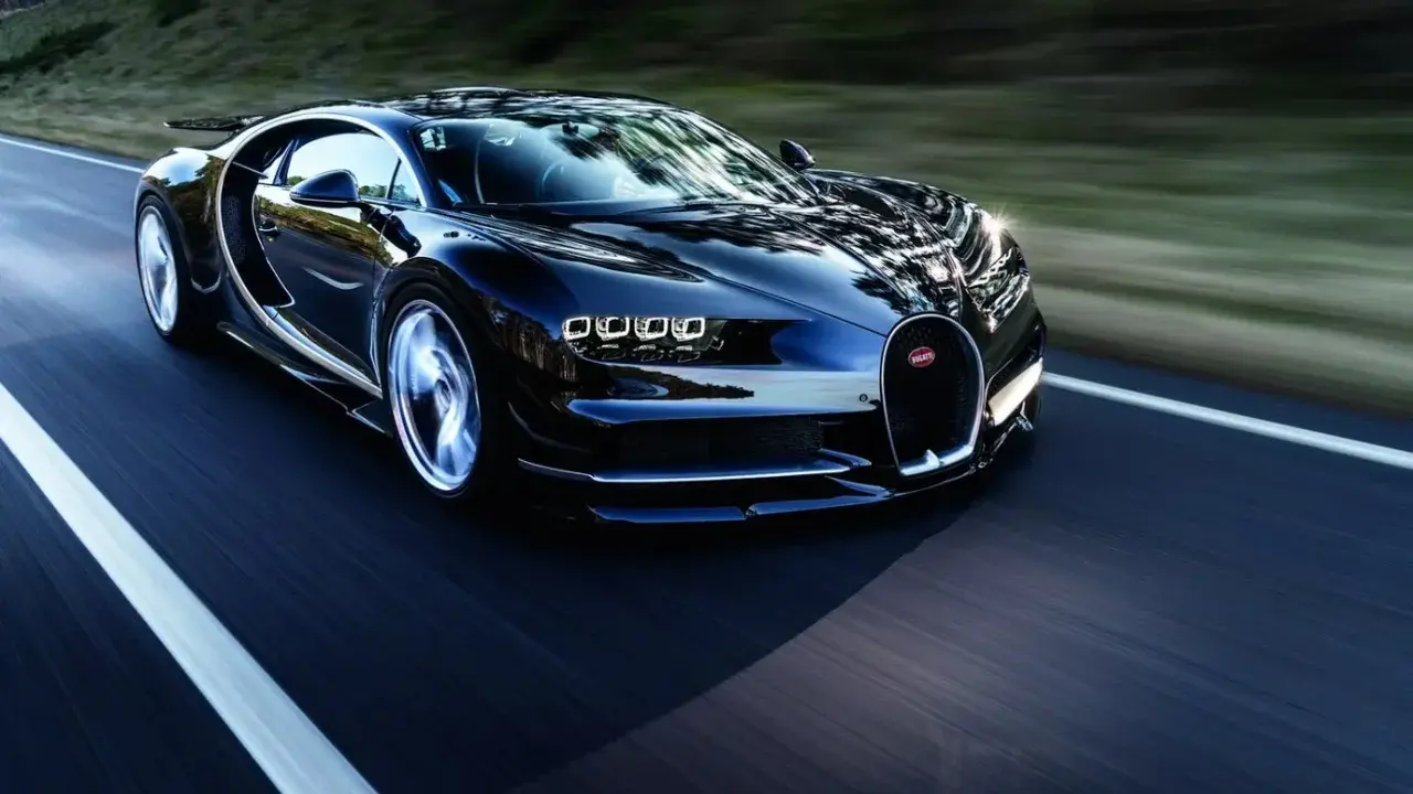 Bugatti Chiron: 100 litrów baku. Jak szybko znika paliwo?