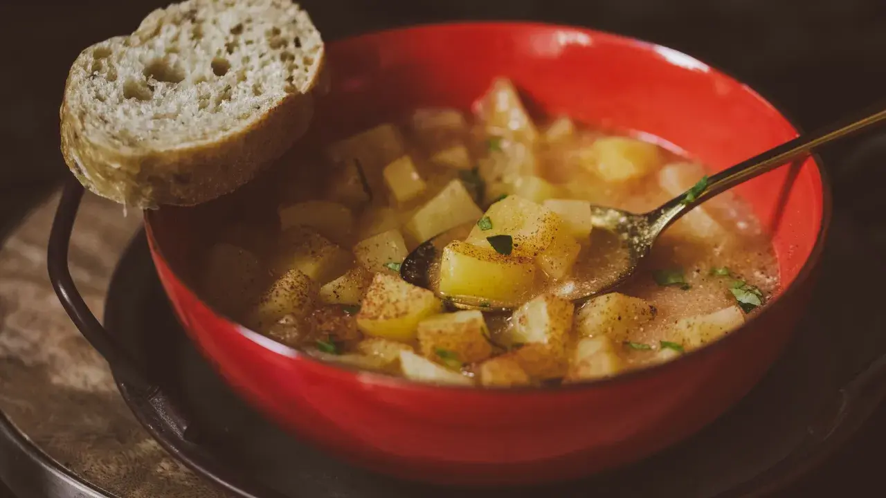 Minestra di Patate: Ricetta Classica, Varianti e Segreti (Max 70 Caratteri)