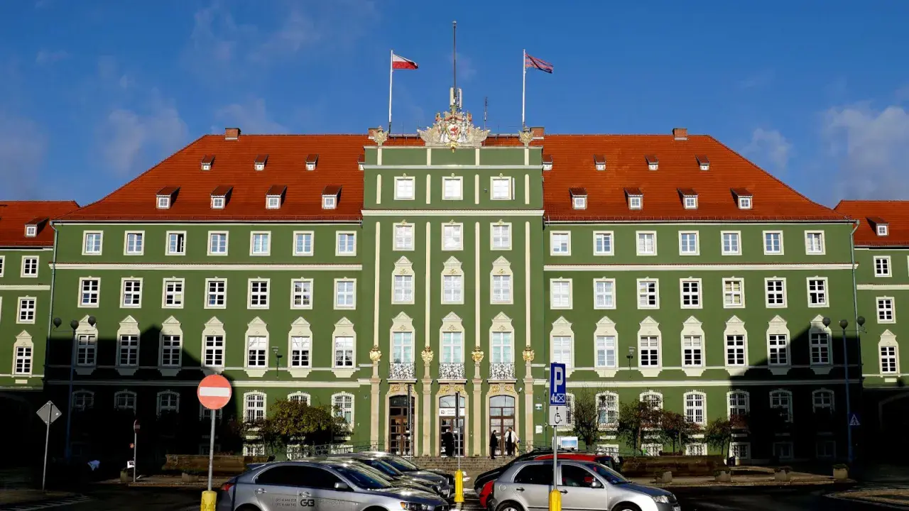 Gdzie mieszka prezydent Szczecina? Oficjalna siedziba i kontakt