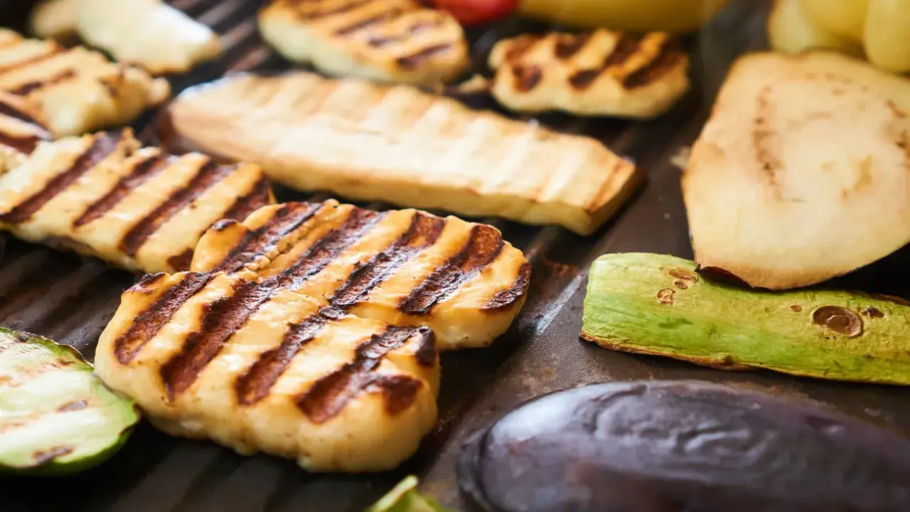Gdzie kupić ser halloumi? Od dyskontu po delikatesy pełny przewodnik