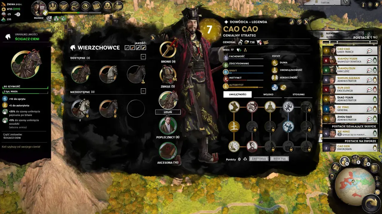 Cao Cao, legendarny dowódca w grze **Total War**, przygotowuje się do bitwy. Jego ekwipunek i umiejętności są kluczowe w tej strategicznej rozgrywce.