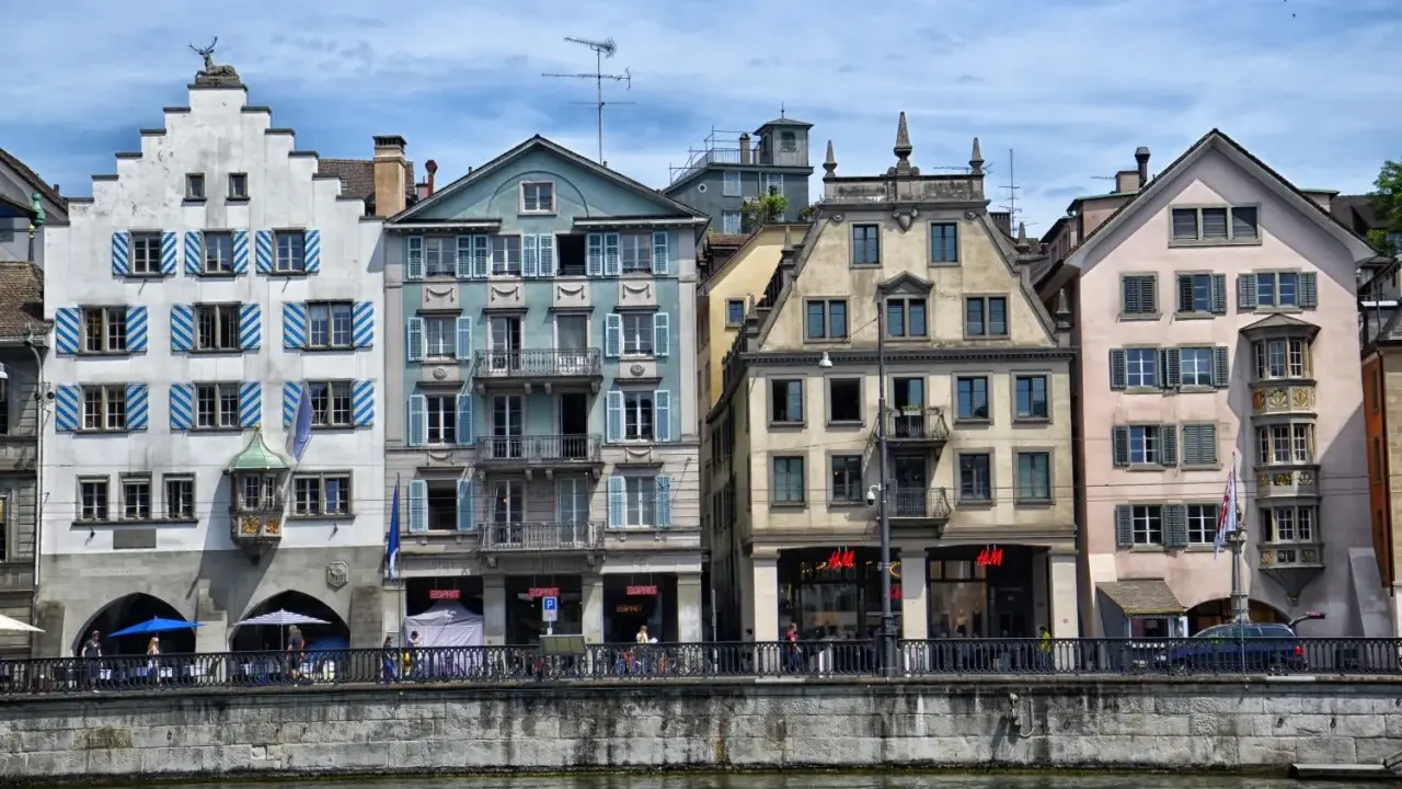 Gdzie leży Zurych? Poznaj jego sekrety i zaplanuj podróż z Polski
