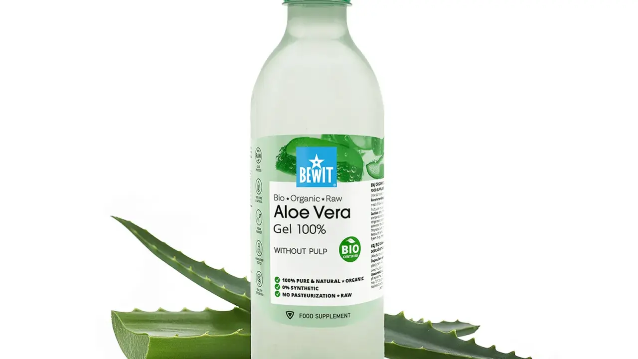 Butelka żelu aloesowego BEWIT Bio Organic Raw Aloe Vera Gel 100% z liśćmi aloesu. Poczuj aloes freedom!