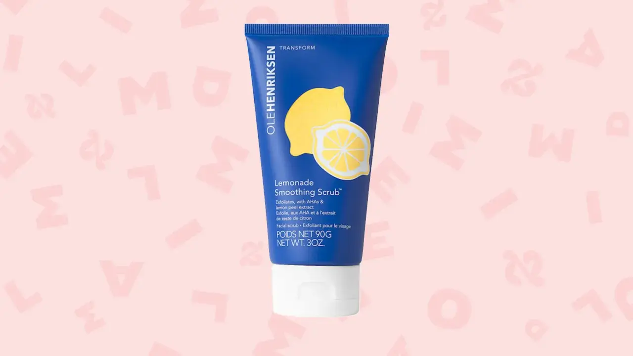 Tube bleu OLEHENRIKSEN Lemonade Smoothing Scrub, avec des citrons. Exfolie avec AHA et extrait de zeste de citron. Aha, bha, c'est le moment de la douceur !