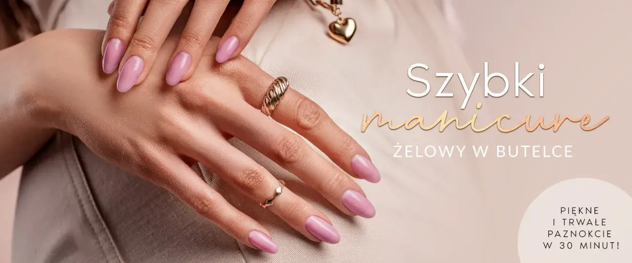 Dłonie z różowymi paznokciami, ozdobione złotą biżuterią. Szybki manicure żelowy w butelce dla pięknych i trwałych paznokci.