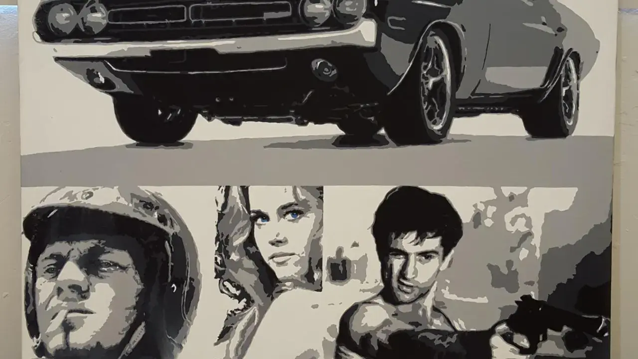 Pop arts: Ein Dodge Challenger und drei Figuren, ein Mann mit Helm, eine Frau mit blauen Augen und ein Mann mit Waffe, im Stil von Pop Art.