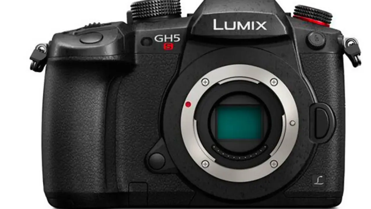Corpo macchina Lumix GH5 S, pronto per catturare ogni dettaglio.
