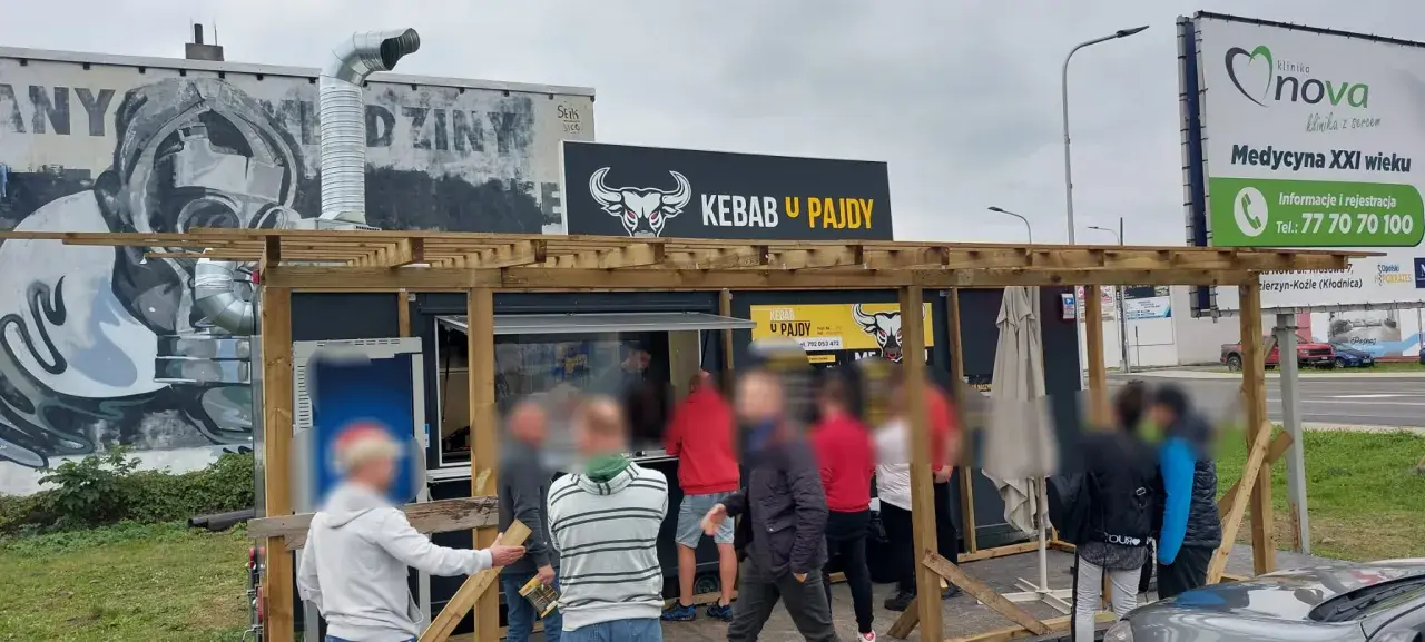 Kebab: MOM czy 100% mięsa? Poznaj różnice i wybierz mądrze