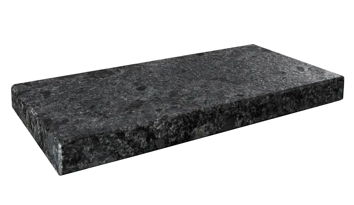Ciemny granit o bogatych, złożonych granit kolorach, z widocznymi kryształkami.