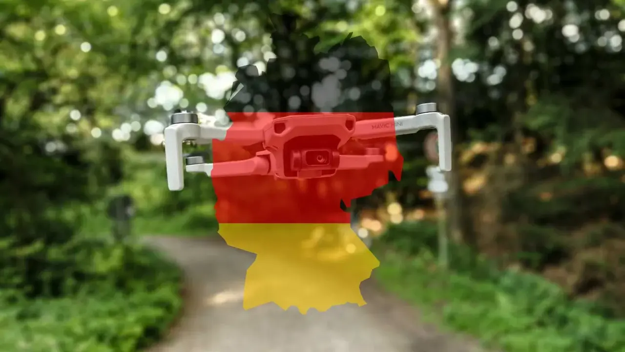 Drohne mit Deutschlandkarte und Flagge, bereit für den c1 Drohnenführerschein.