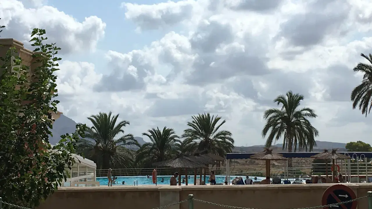 Imágenes impactantes del balneario de fortuna y sus instalaciones
