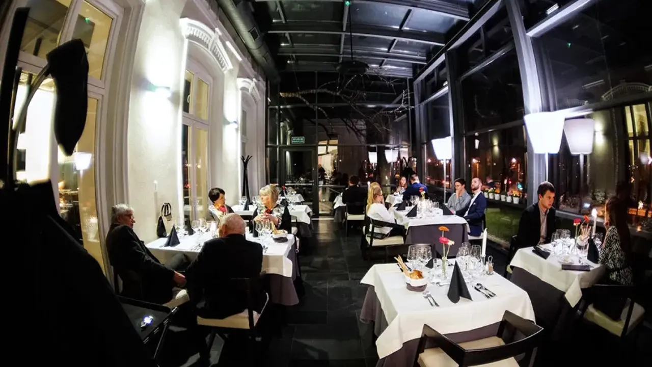 Odkryj nowe restauracje w dworkach: Historia i nowoczesny smak
