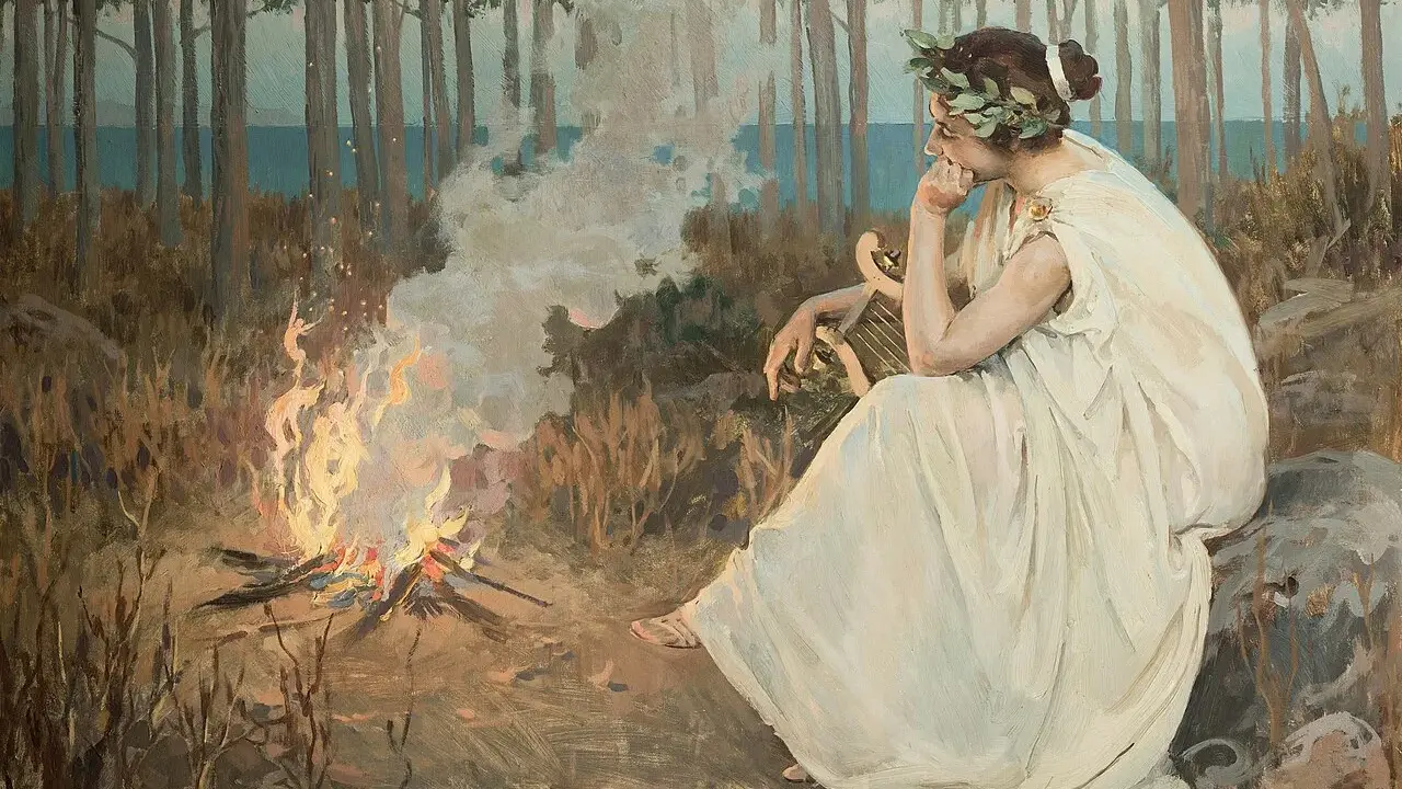 Una donna con corona d'alloro e lira medita accanto a un fuoco, evocando il tema dell'ultimo canto di Saffo parafrasi.