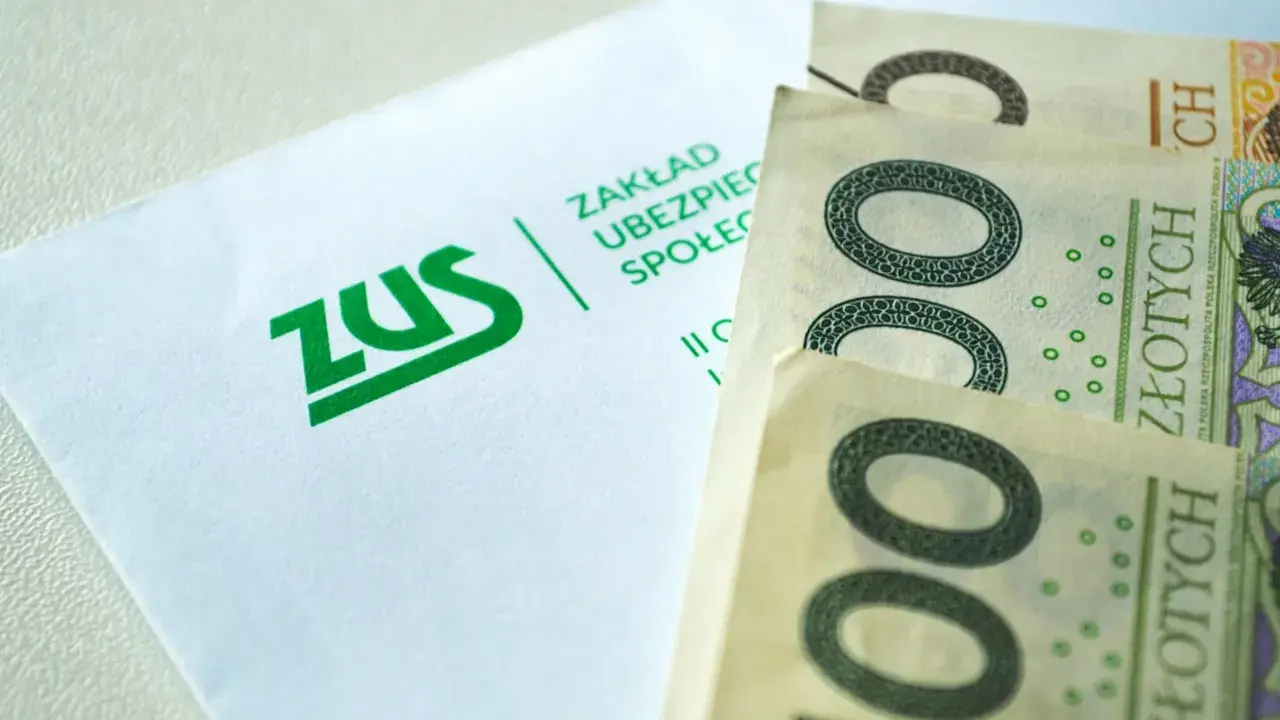 ZUS i banknoty 100 zł. Czy czeka nas jaka waloryzacja emerytur w 2026?