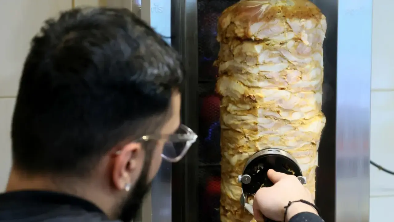 Co jesz w kebabie? Prawdziwy skład mięsa i ukryte dodatki
