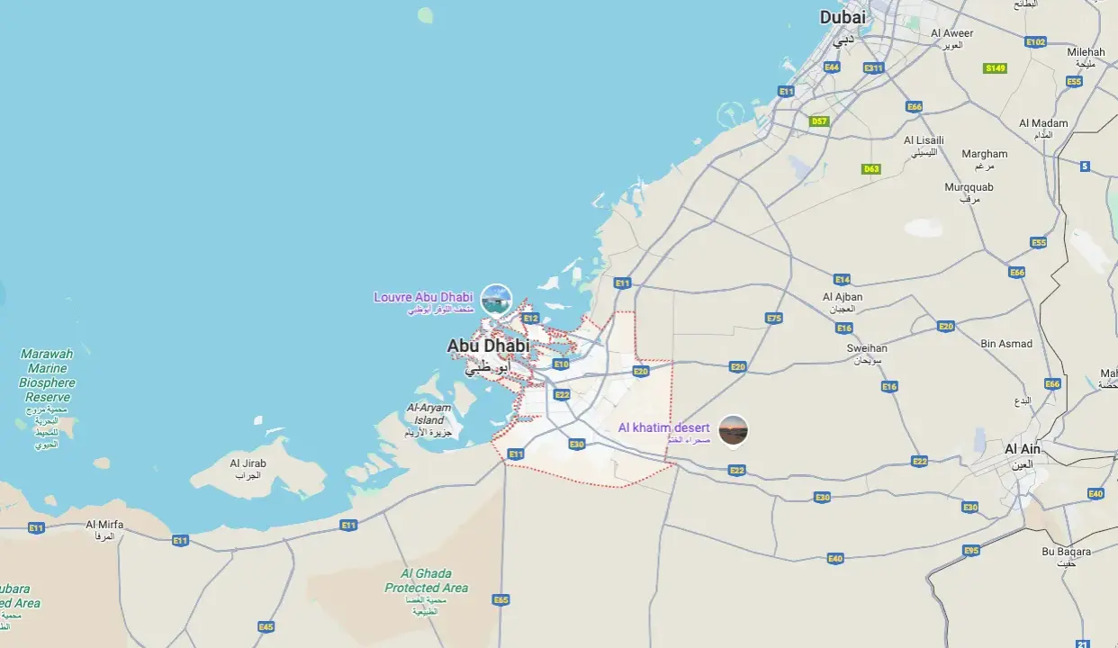 Mapa pokazuje, gdzie jest Abu Dhabi, z zaznaczonymi Luwrem Abu Dhabi i pustynią Al Khatim.