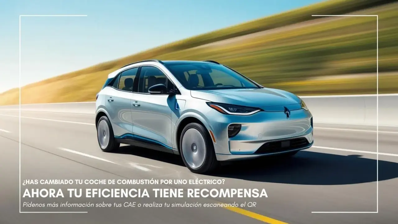 Un elegante automóvil eléctrico plateado se desplaza por una carretera escénica.