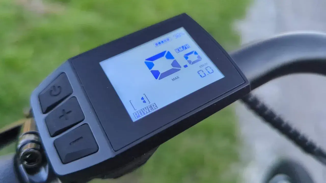 Display des Bosch Purion mit 98% Akku, Geschwindigkeit 0.0 km/h und Power-Anzeige.