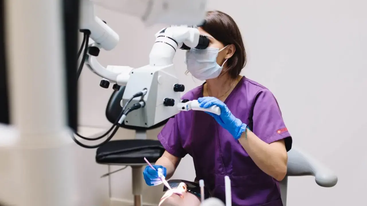 Jak zostać dentystą w Polsce? Twój przewodnik po studiach i karierze