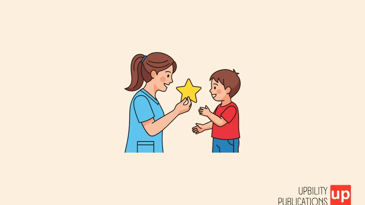 Una donna in camice blu premia un bambino con una stella gialla, un esempio di regolazione emotiva per bambini.