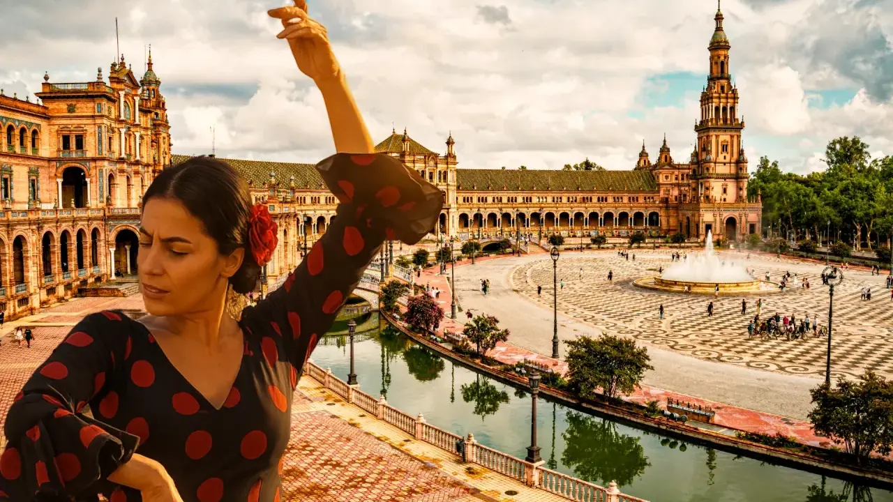 Flamenco-Tänzerin vor der Plaza de España in Sevilla, Spanien. Ein Wasserfall sprudelt im Hintergrund.