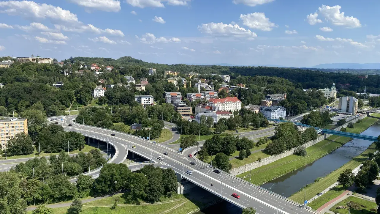 Zakupy w Ostrawie: Co naprawdę warto kupić i gdzie szukać okazji?