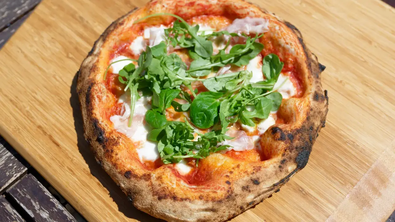 Pâte à pizza italienne : le secret des pros pour une texture parfaite