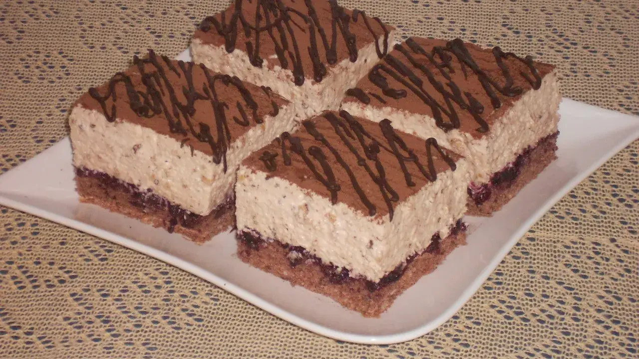 Jak zrobić ciasto Kinder Bueno? Perfekcyjny przepis na biszkopcie