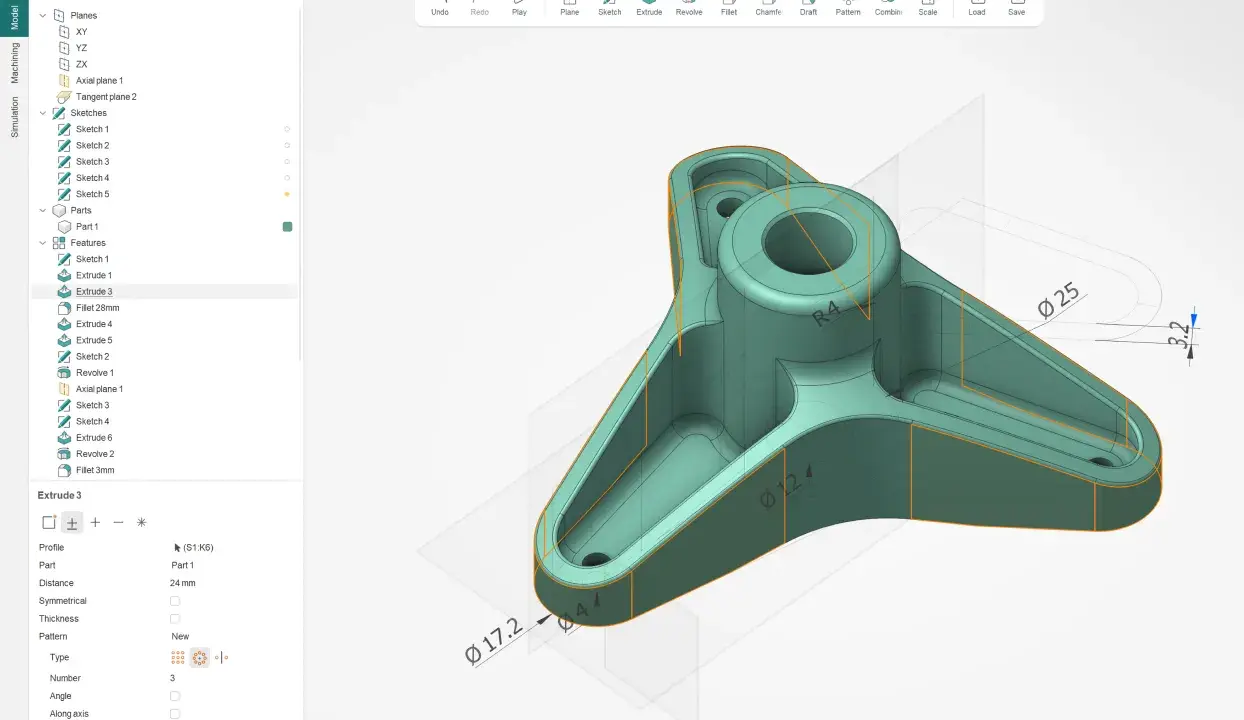 Un disegnatore CAD CAM lavora su un modello 3D di una parte meccanica, con dettagli di estrusione e raggi.