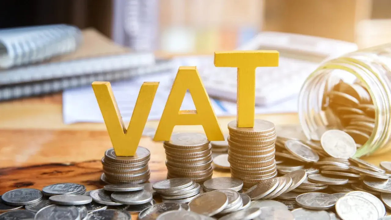 Jaki VAT na nocleg? Uniknij błędów: 8% czy 23%?