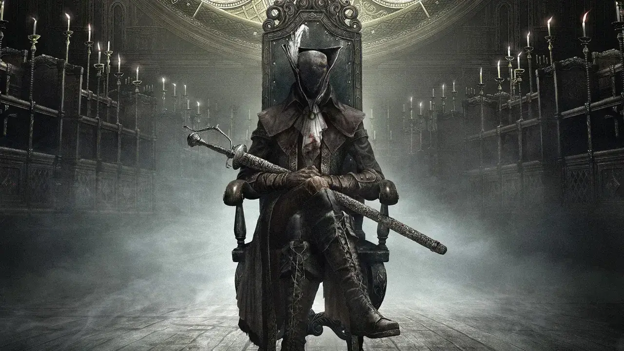 Postać w mrocznym stroju z mieczem siedzi na tronie. W tle świece i ozdobne meble. To kluczowy element bloodborne poradnik.
