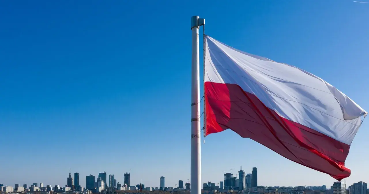 Flaga Polski: wygląd, symbolika, zasady. Czy znasz je wszystkie?