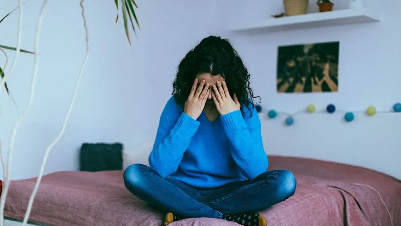 Niezrównoważony psychicznie? Objawy, przyczyny i jak odzyskać równowagę.
