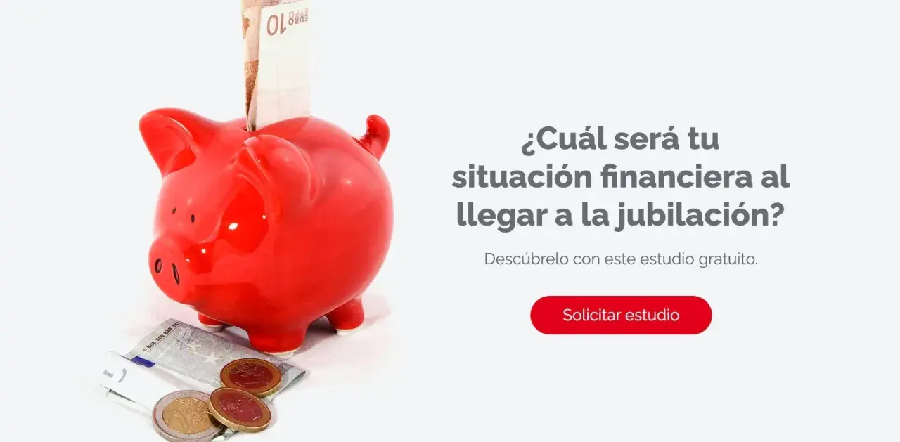 Hucha roja con billetes y monedas. Pregunta: ¿Cuál será tu situación financiera al llegar a la jubilación? Descúbrelo con este estudio gratuito.